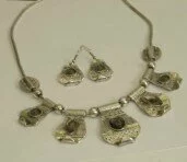 Antique Metal Drop Necklace with Gems 003472